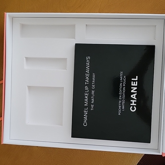 Chanel Makeup Takeaways The Nature Getaway Pouch - Picture 7 of 7